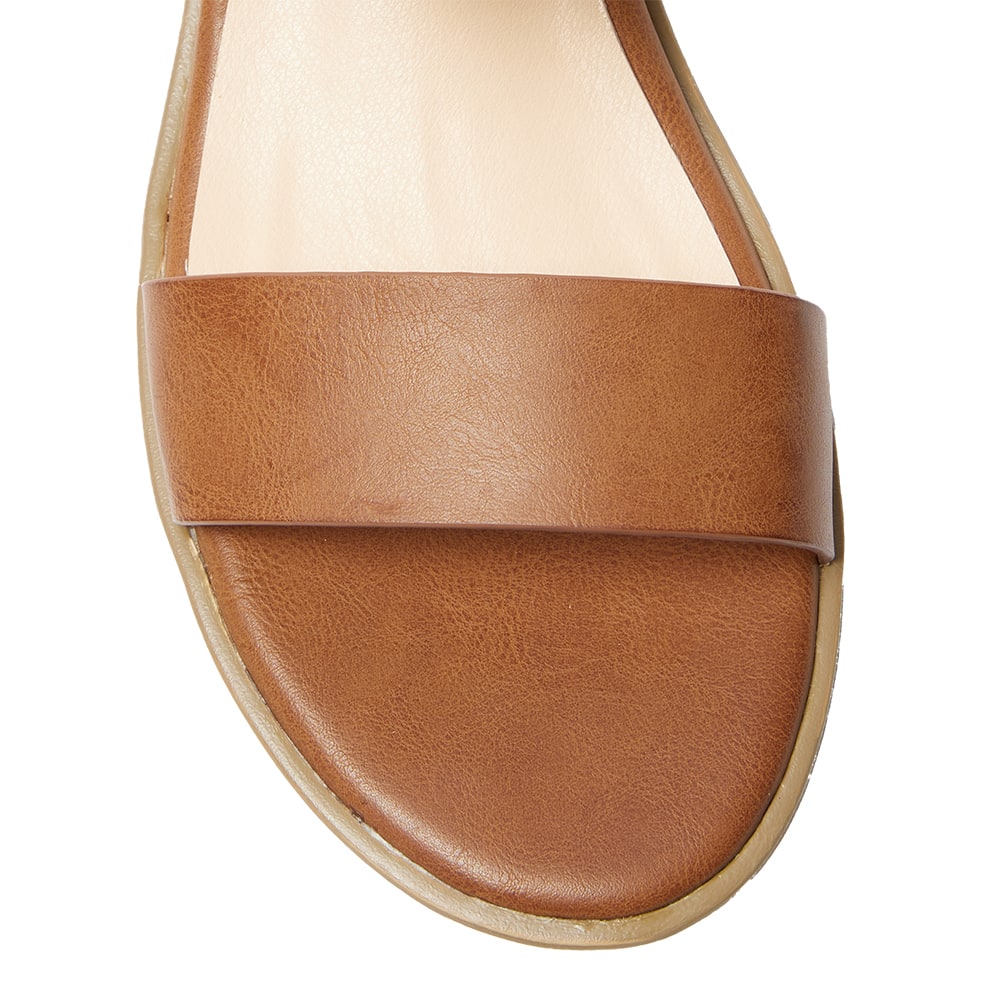 Vespa Wedge in Tan Smooth
