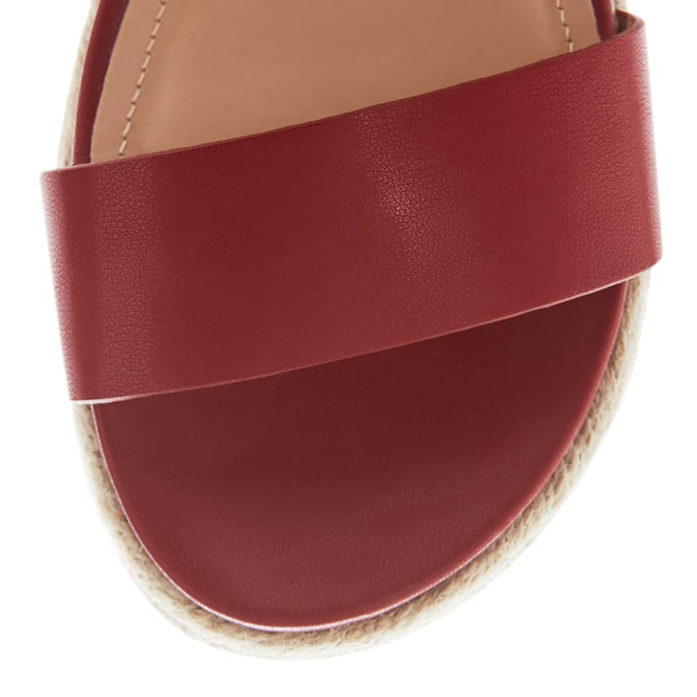 Warner Sandal in Red Raffia