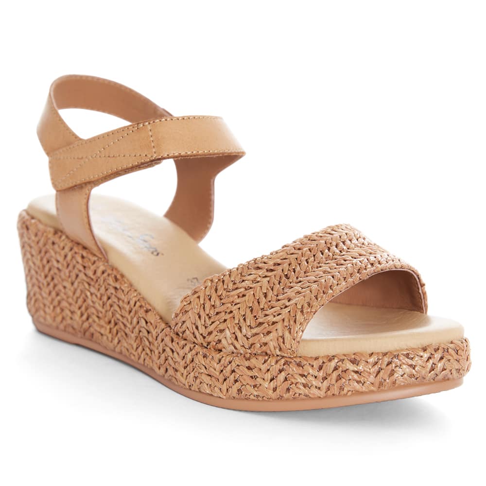 Bangkok Wedge in Tan Raffia