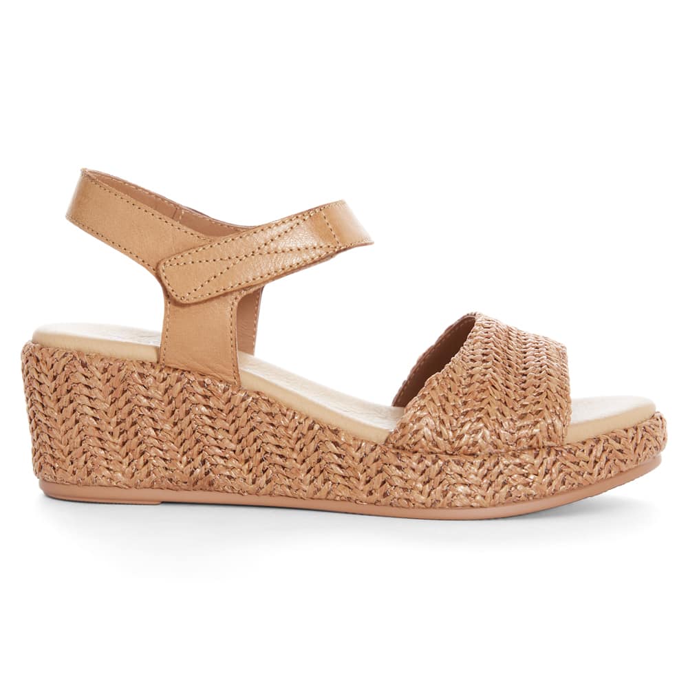 Bangkok Wedge in Tan Raffia