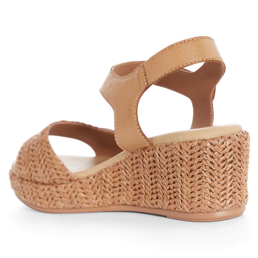 Bangkok Wedge in Tan Raffia