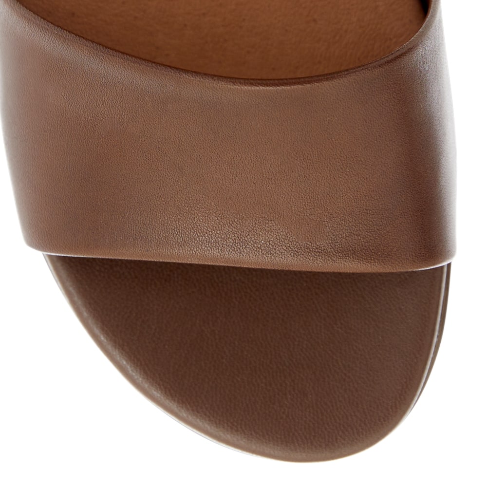 Camden Sandal in Brown Leather
