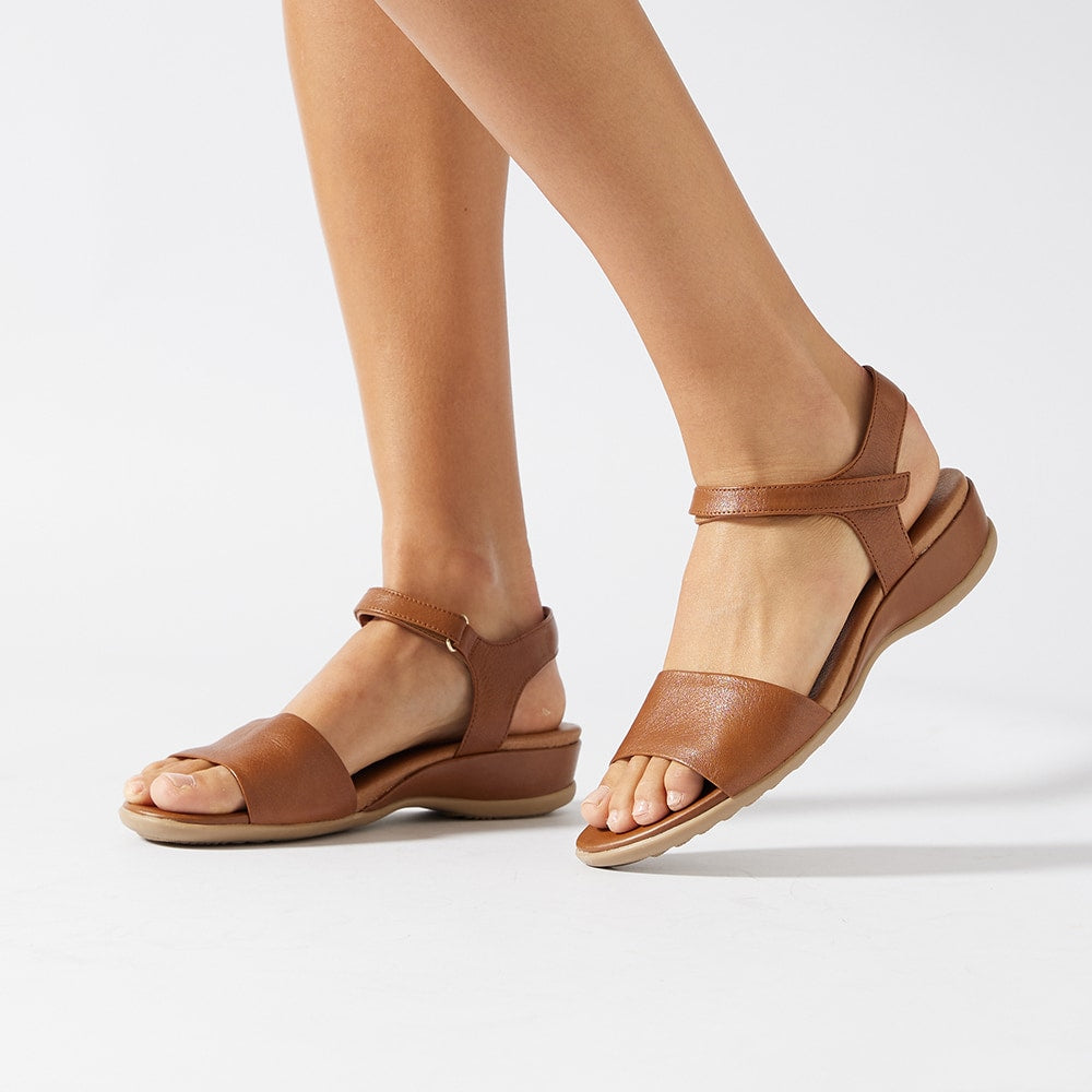 Camden Sandal in Mid Brown Leather