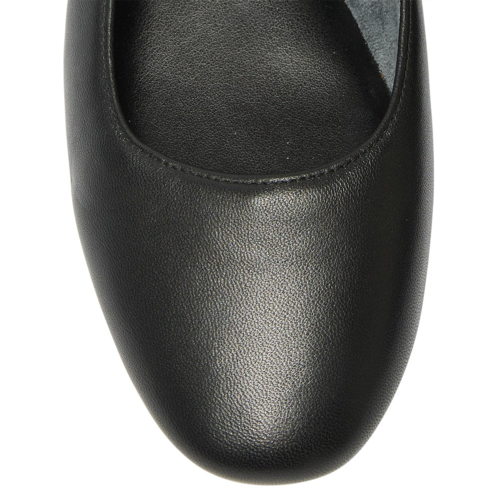 Colby Flat in Black Leather