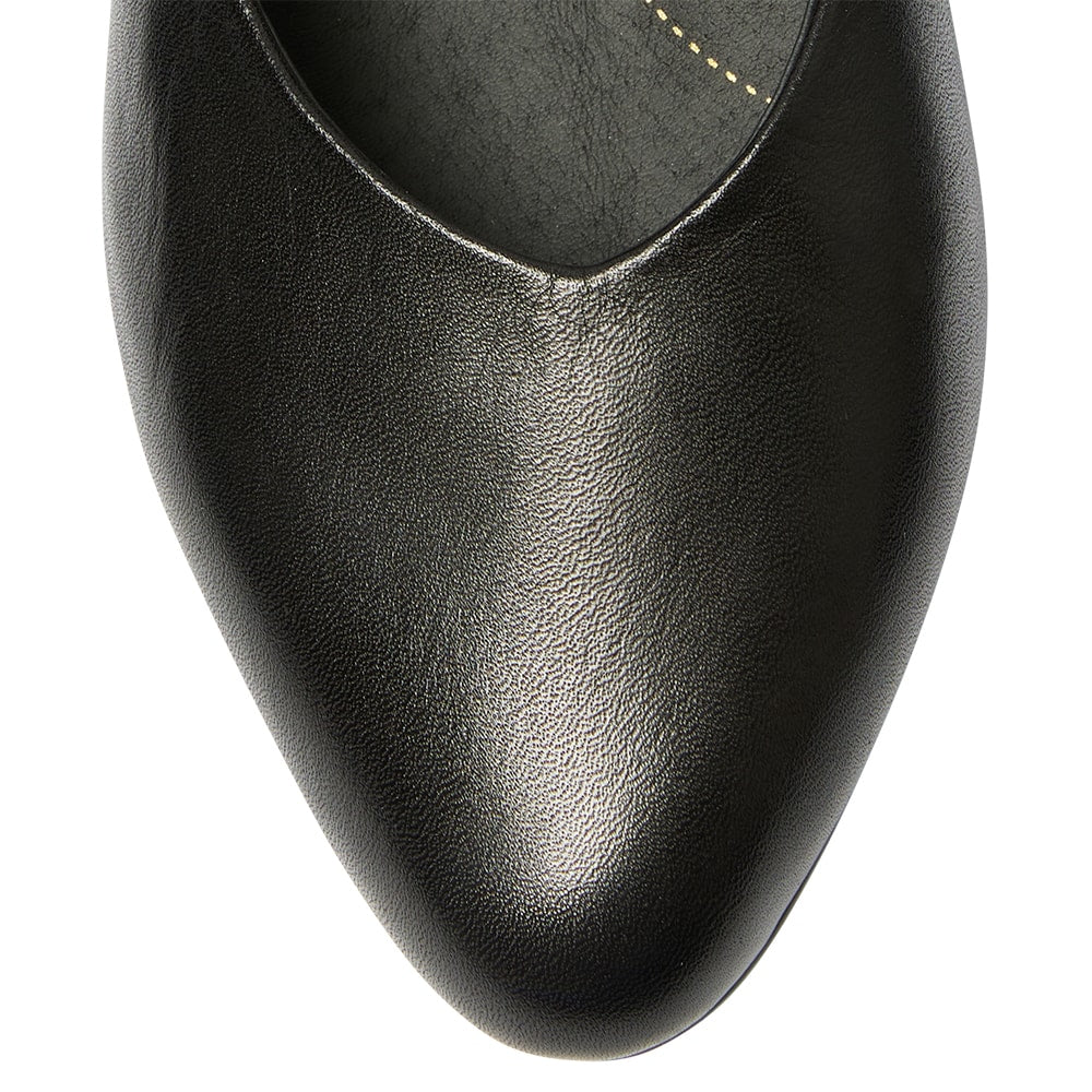 Delta Ballet Flat in Black Leather