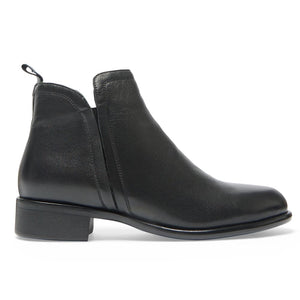 Wide Steps Lance Boot in Black Leather