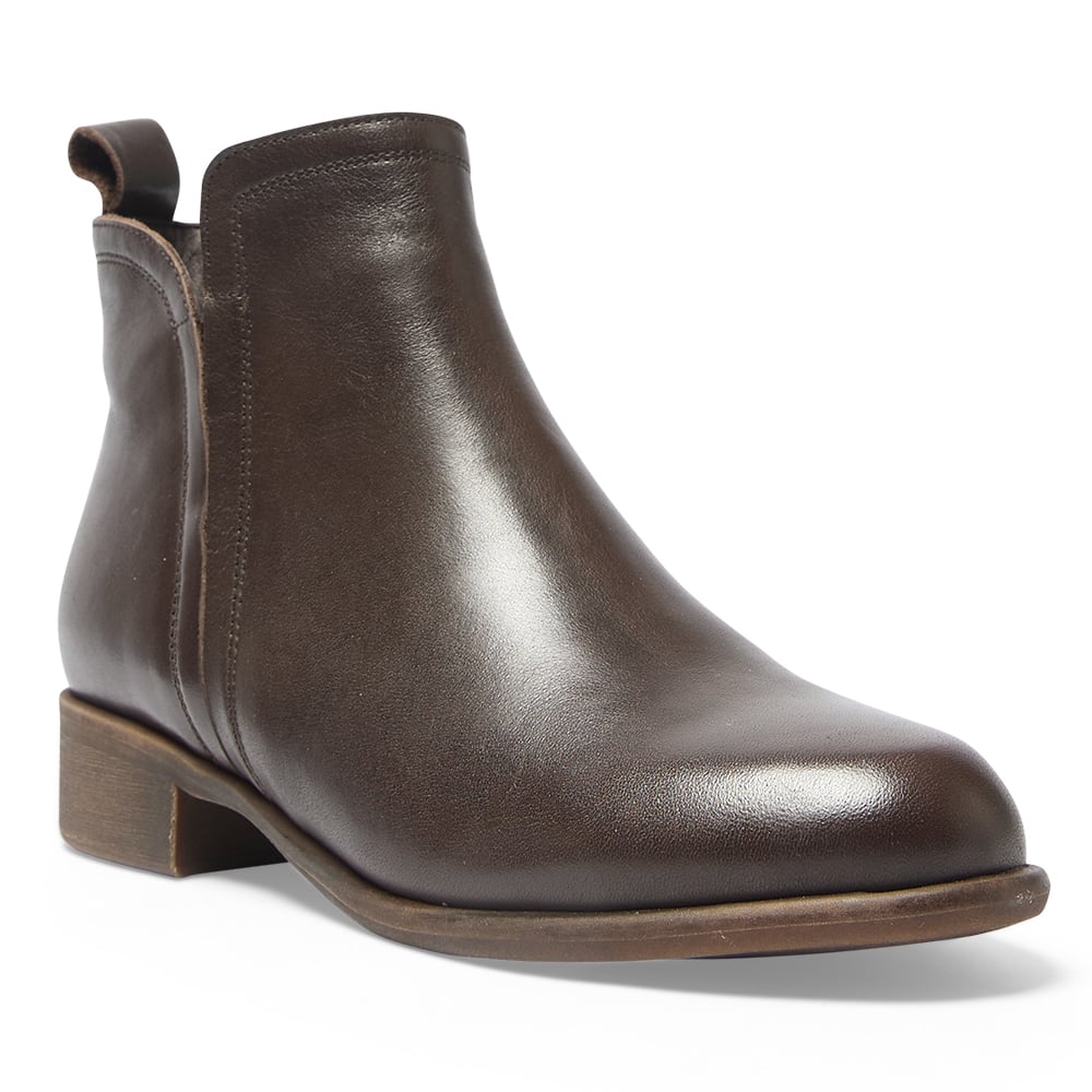 Lance Boot in Chocolate Glove Leather