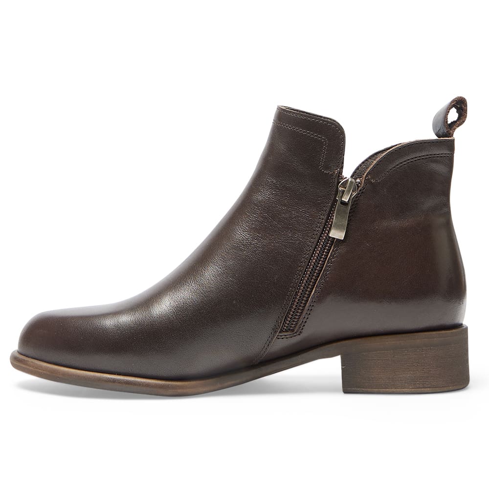 Lance Boot in Chocolate Glove Leather