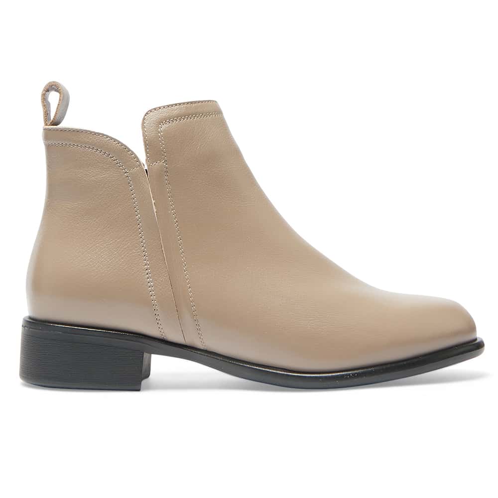 Lance Boot in Taupe Leather