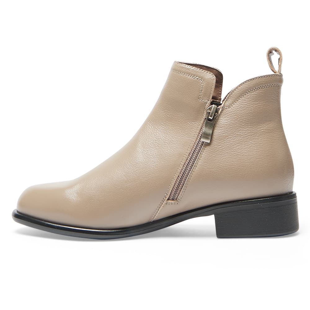 Lance Boot in Taupe Leather