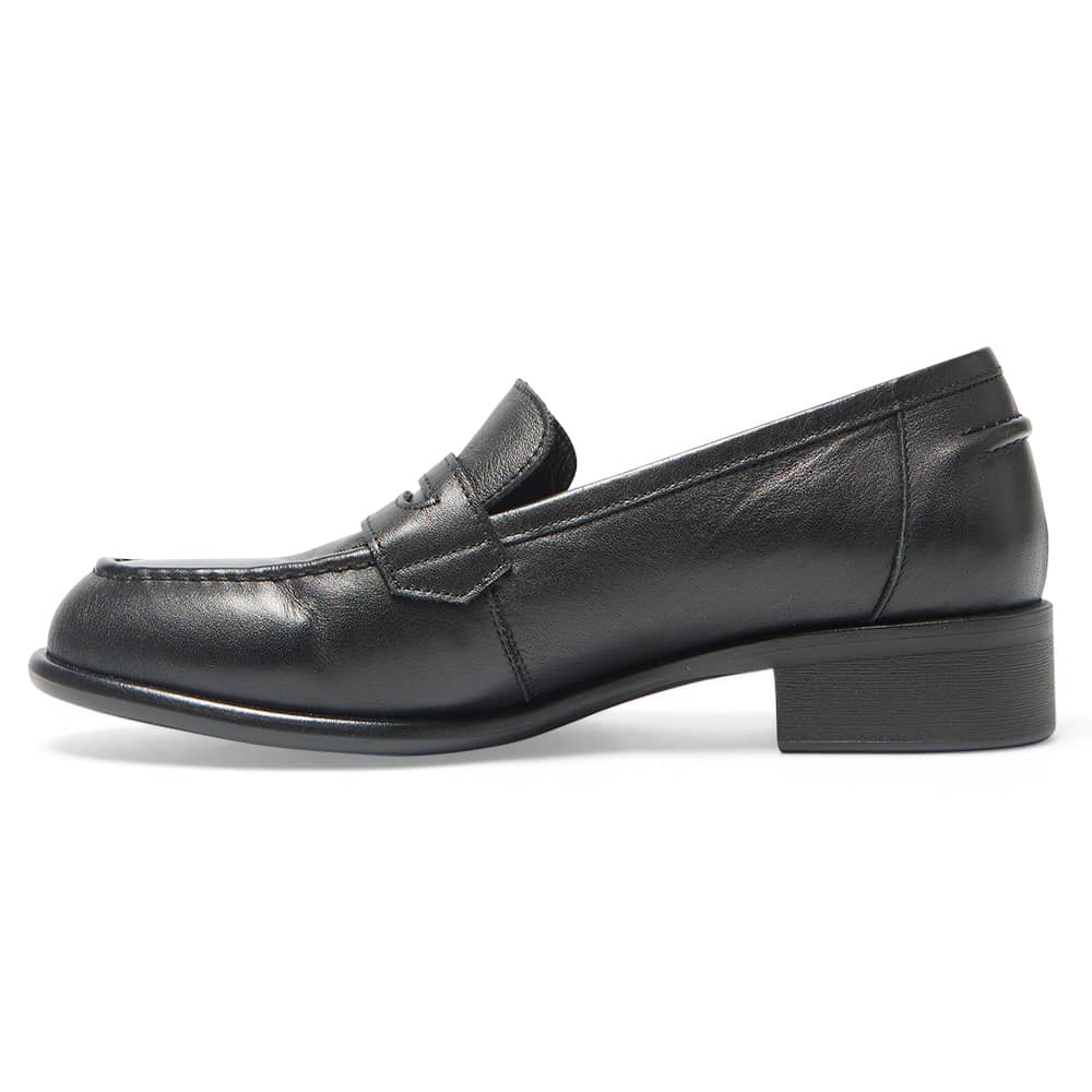 Lavena Loafer in Black Leather