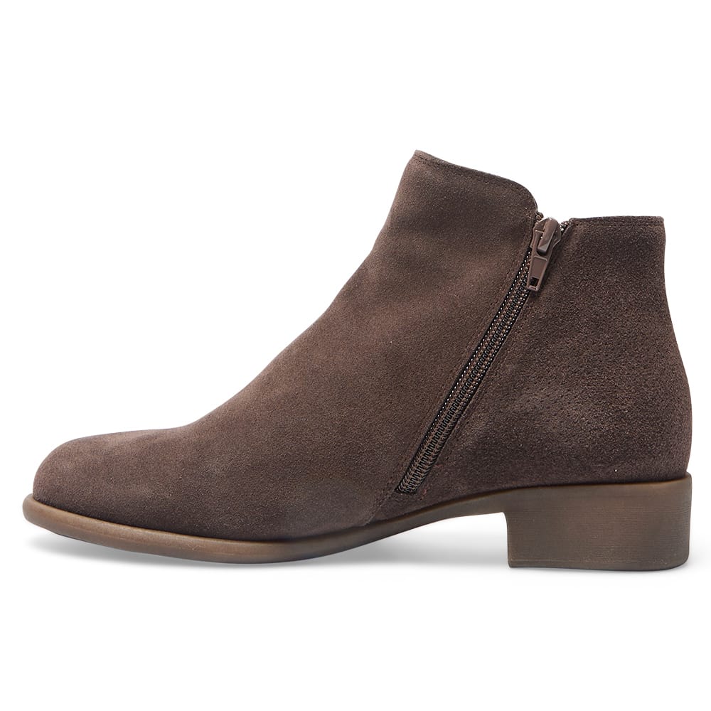 Lorenzo Boot in Brown Suede Suede