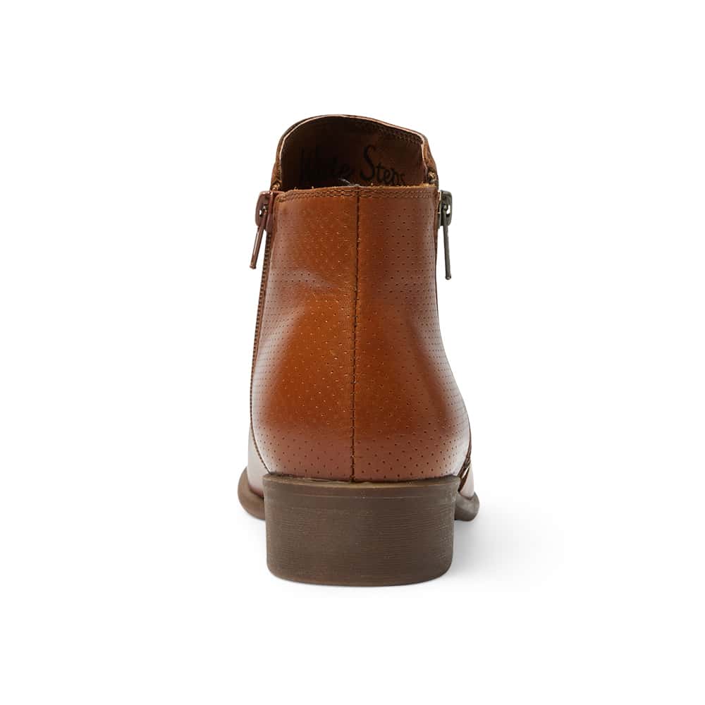 Lorenzo Boot in Mid Brown Leather