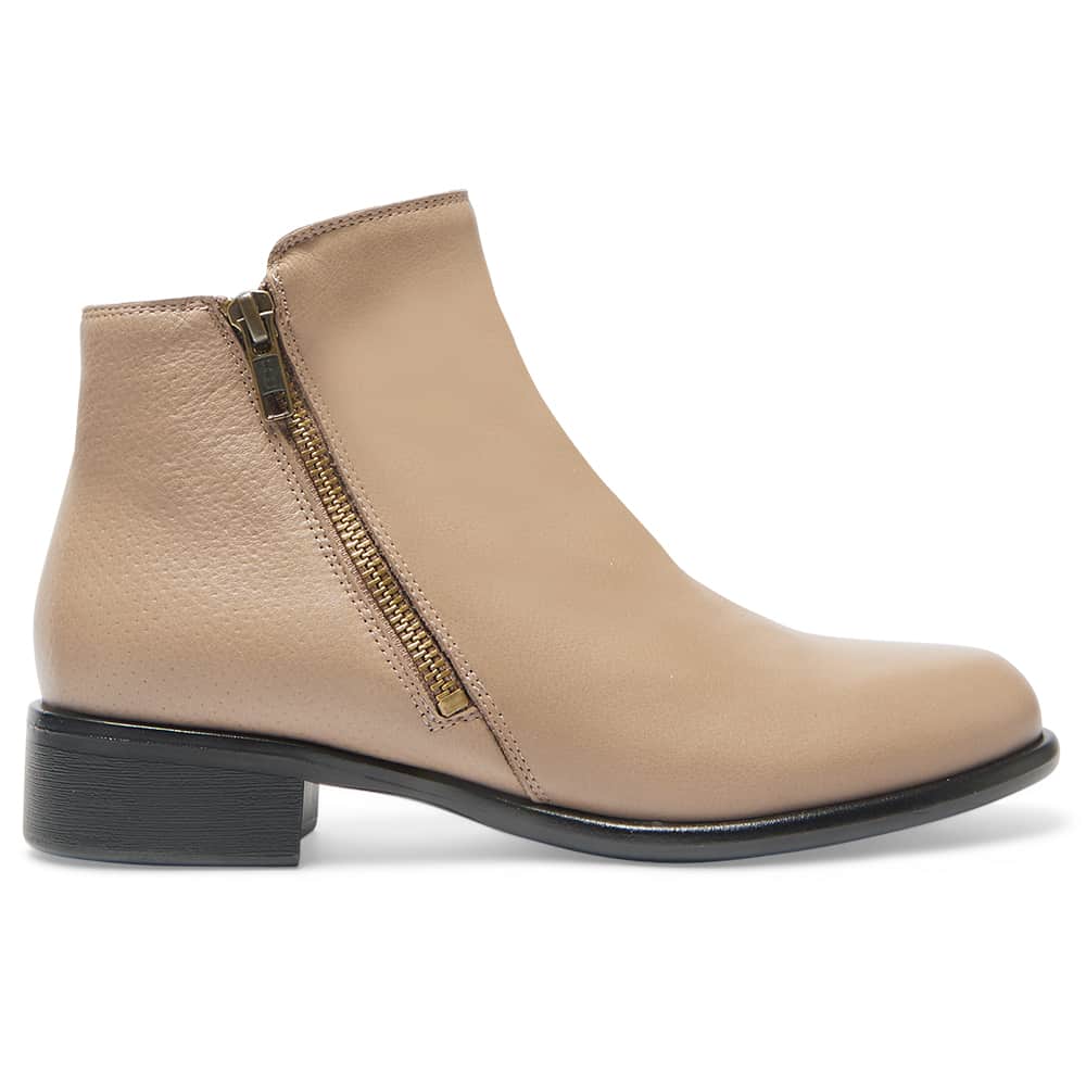 Lorenzo Boot in Taupe Leather