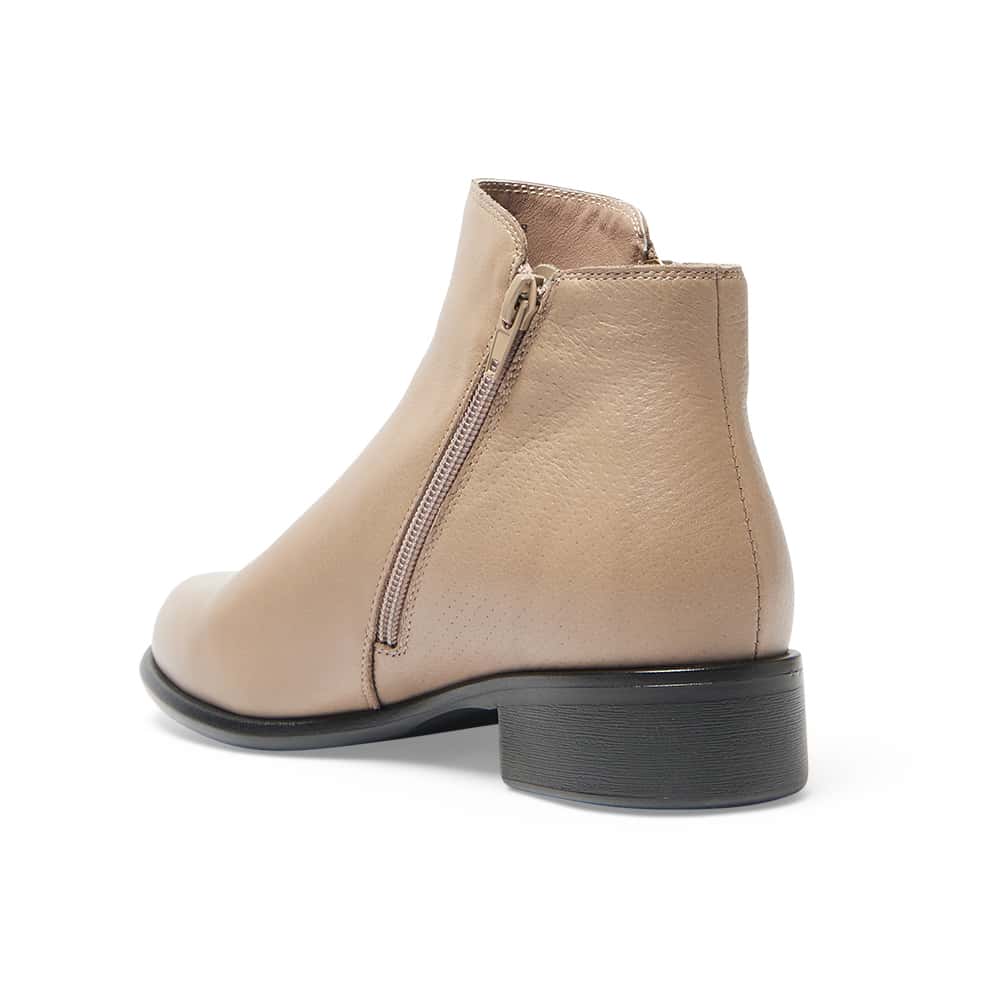 Lorenzo Boot in Taupe Leather