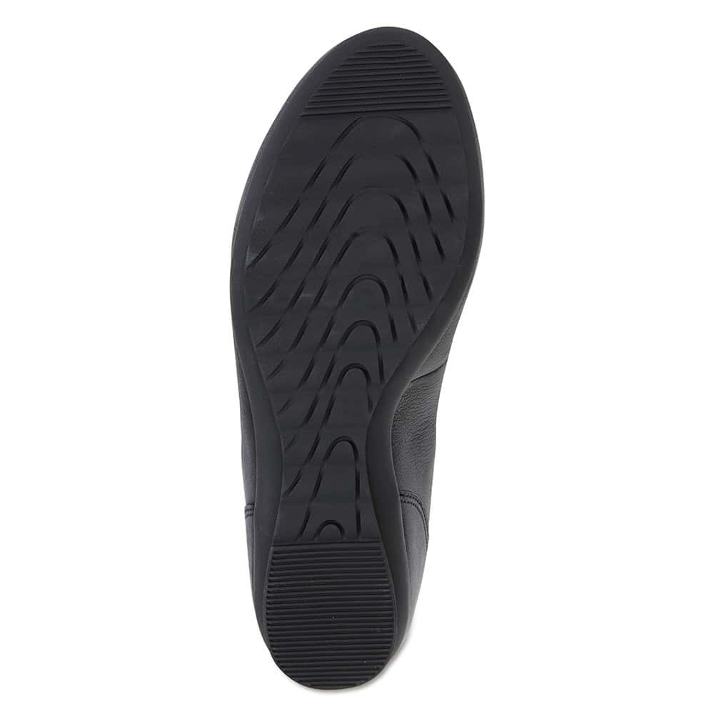 Norah Heel in Black Leather
