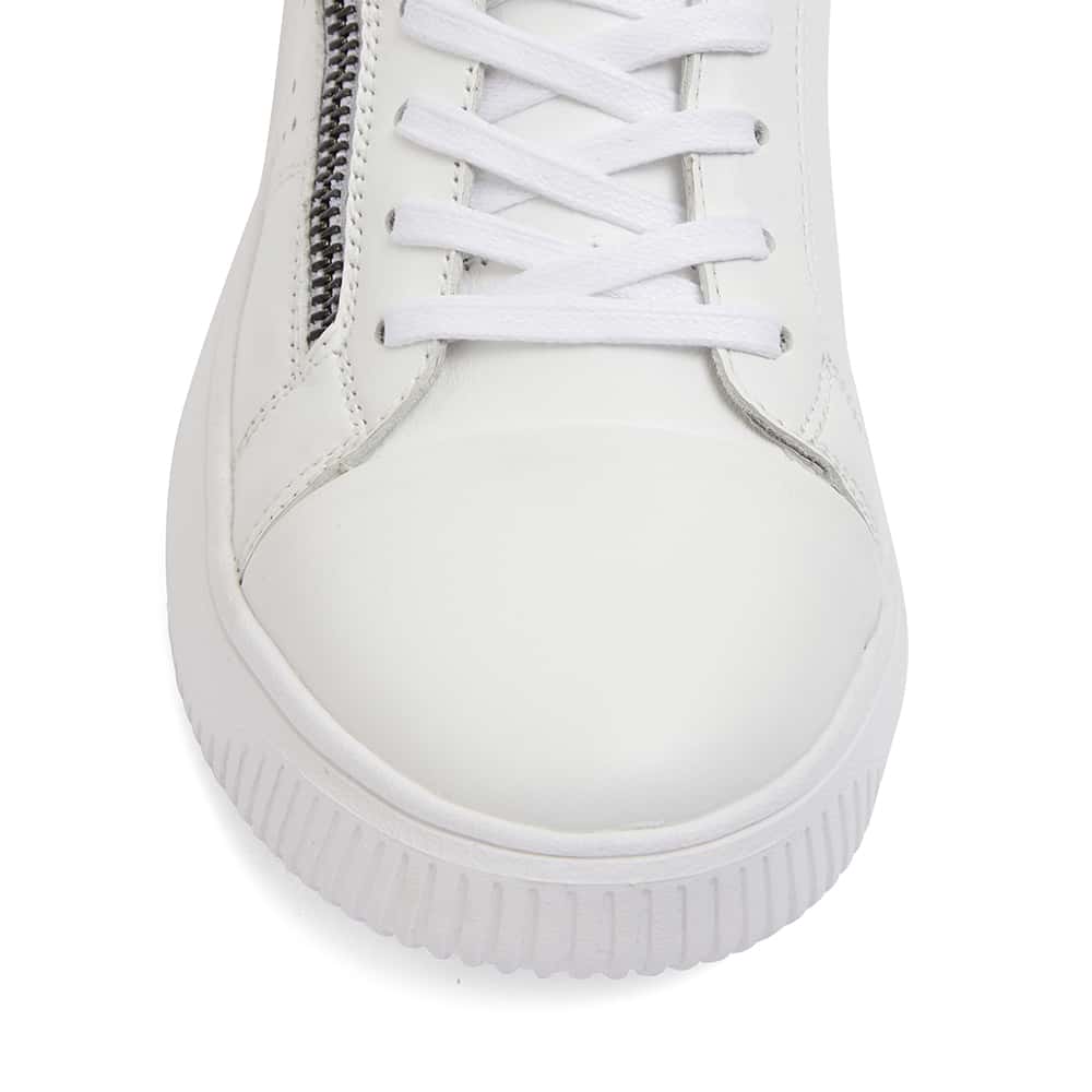 Novella Sneaker in White And Silver Leather