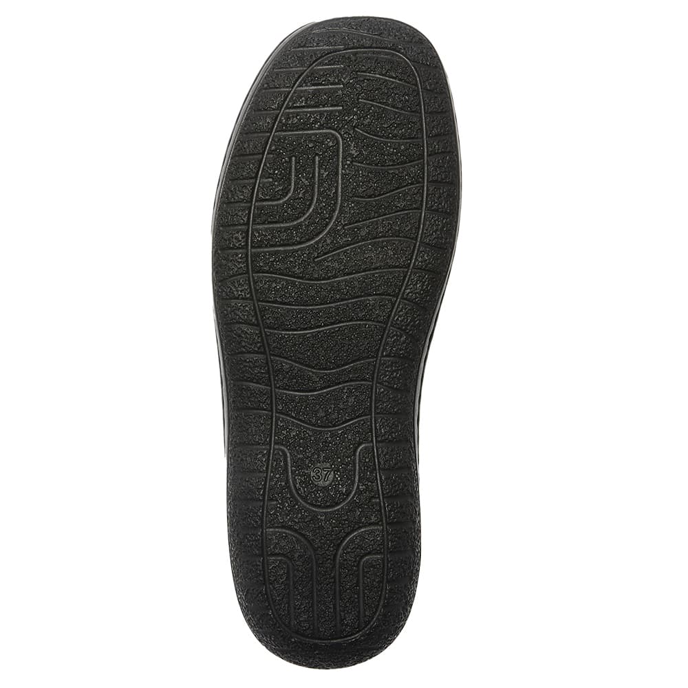 Radius Ballet Flat in Black Leather