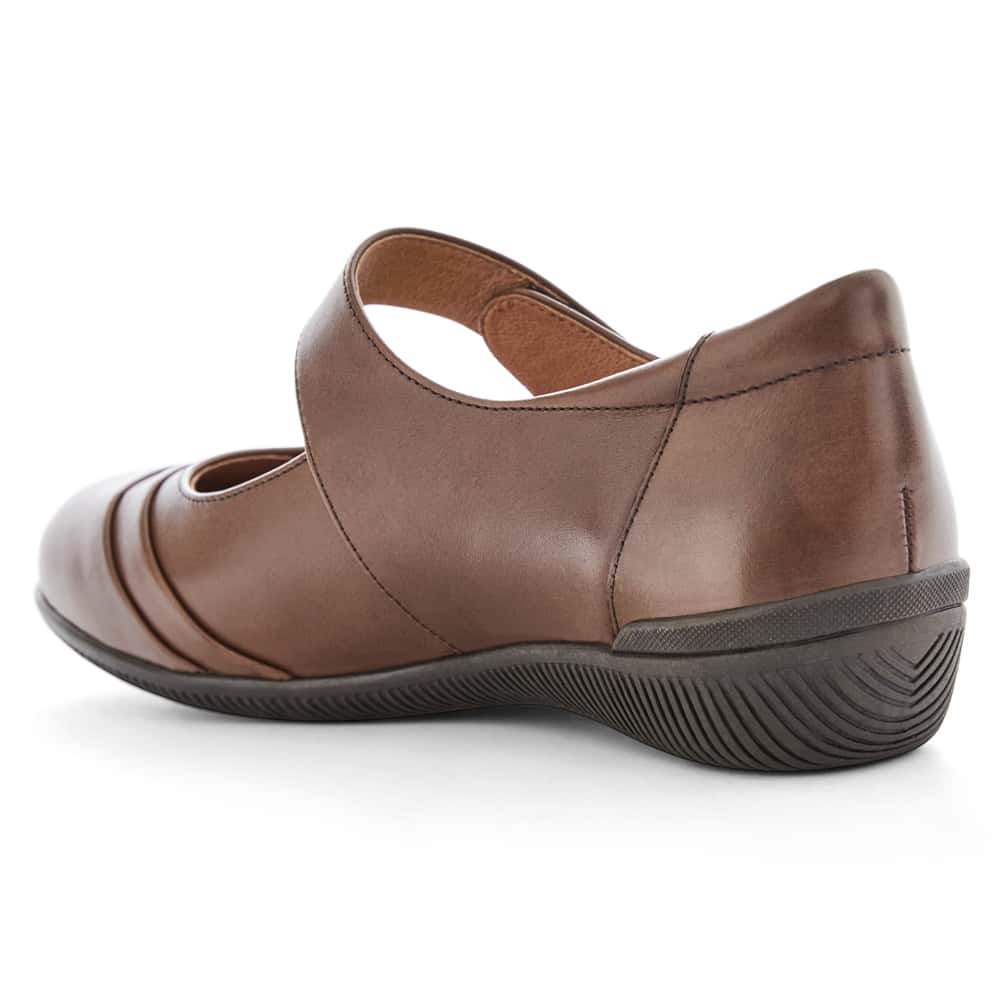 Winston Flat in Brown Leather