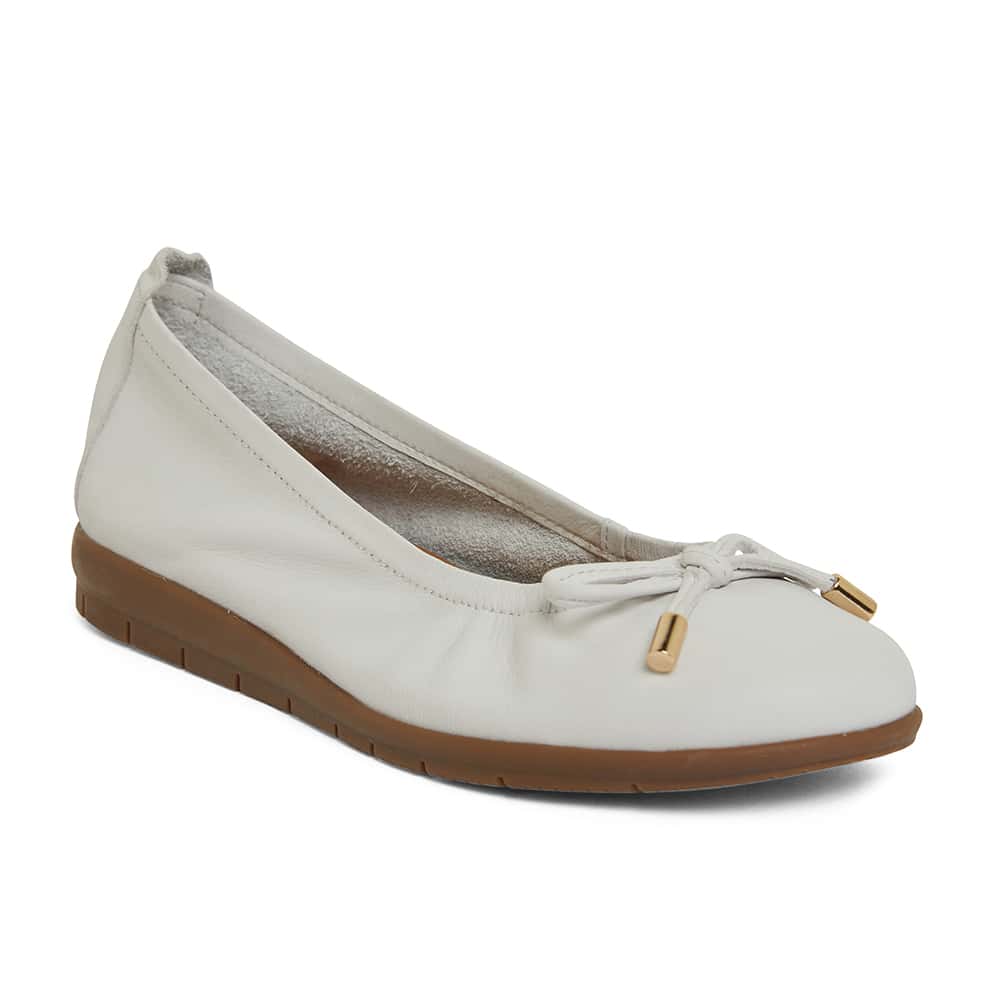 Barton Flat in White Leather