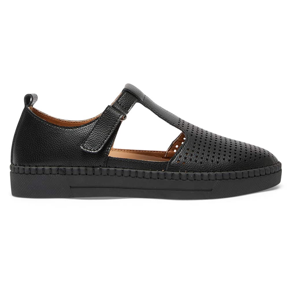 Ricky Flat in Black On Black Leather