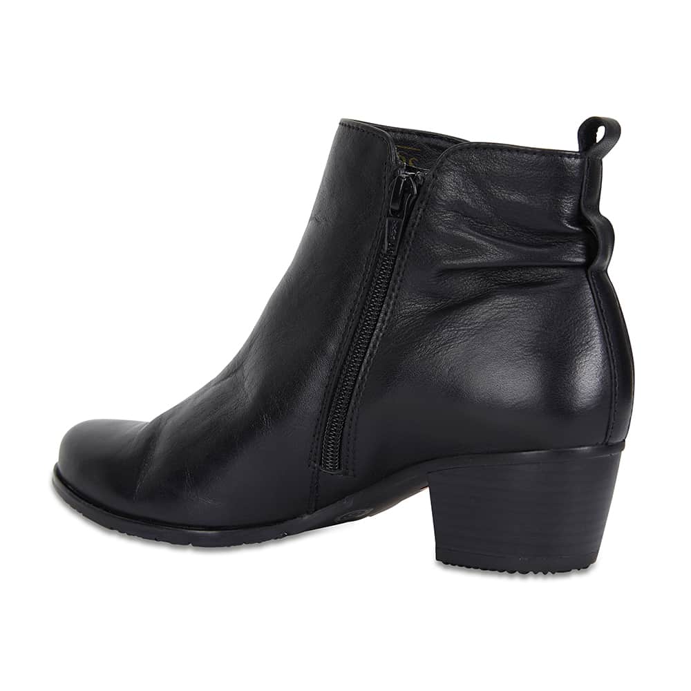 Brady Boot in Black Leather