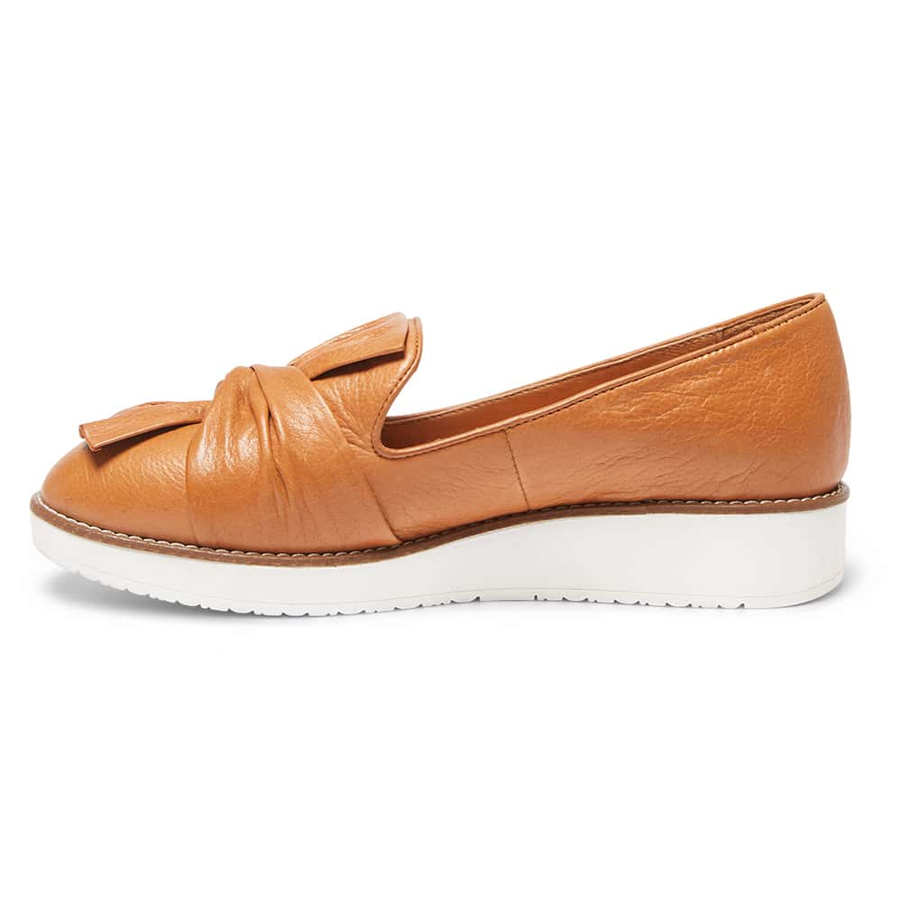 Dandy Flat in Tan Leather | Easy Steps | Shoe HQ