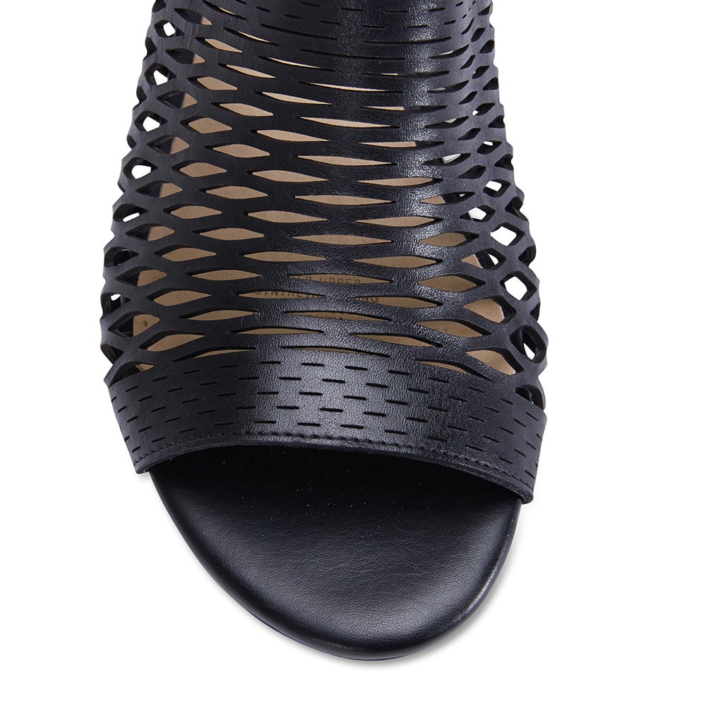 Denise Heel in Black Leather