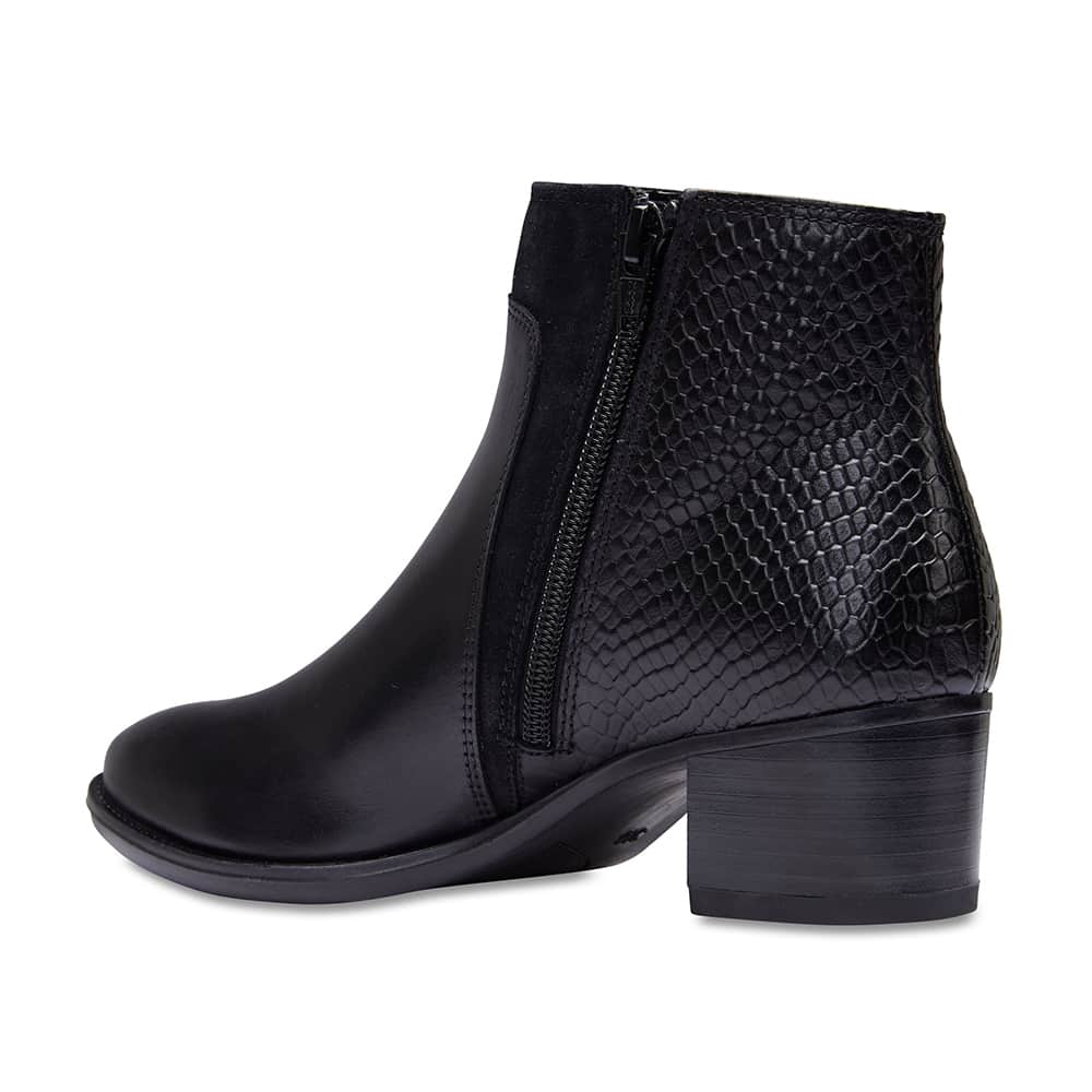 Duncan Boot in Black Leather