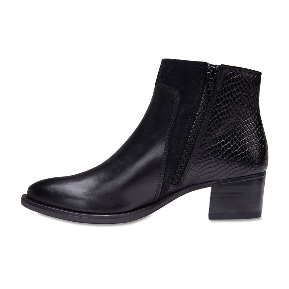 Duncan Boot in Black Leather