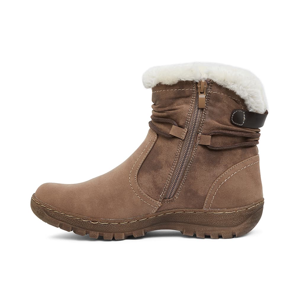 Eskimo Boot in Taupe Micro Smooth