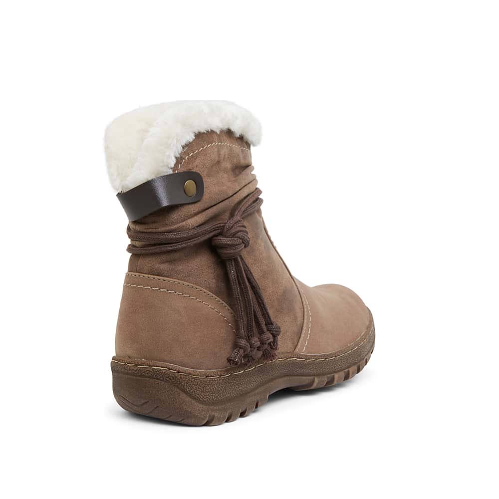 Eskimo Boot in Taupe Micro Smooth