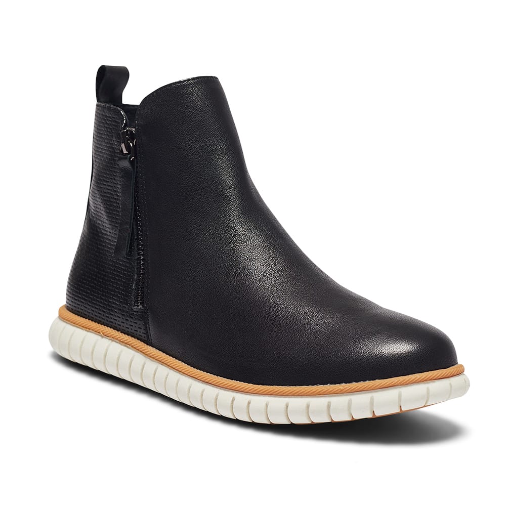 Factor Boot in Black Leather