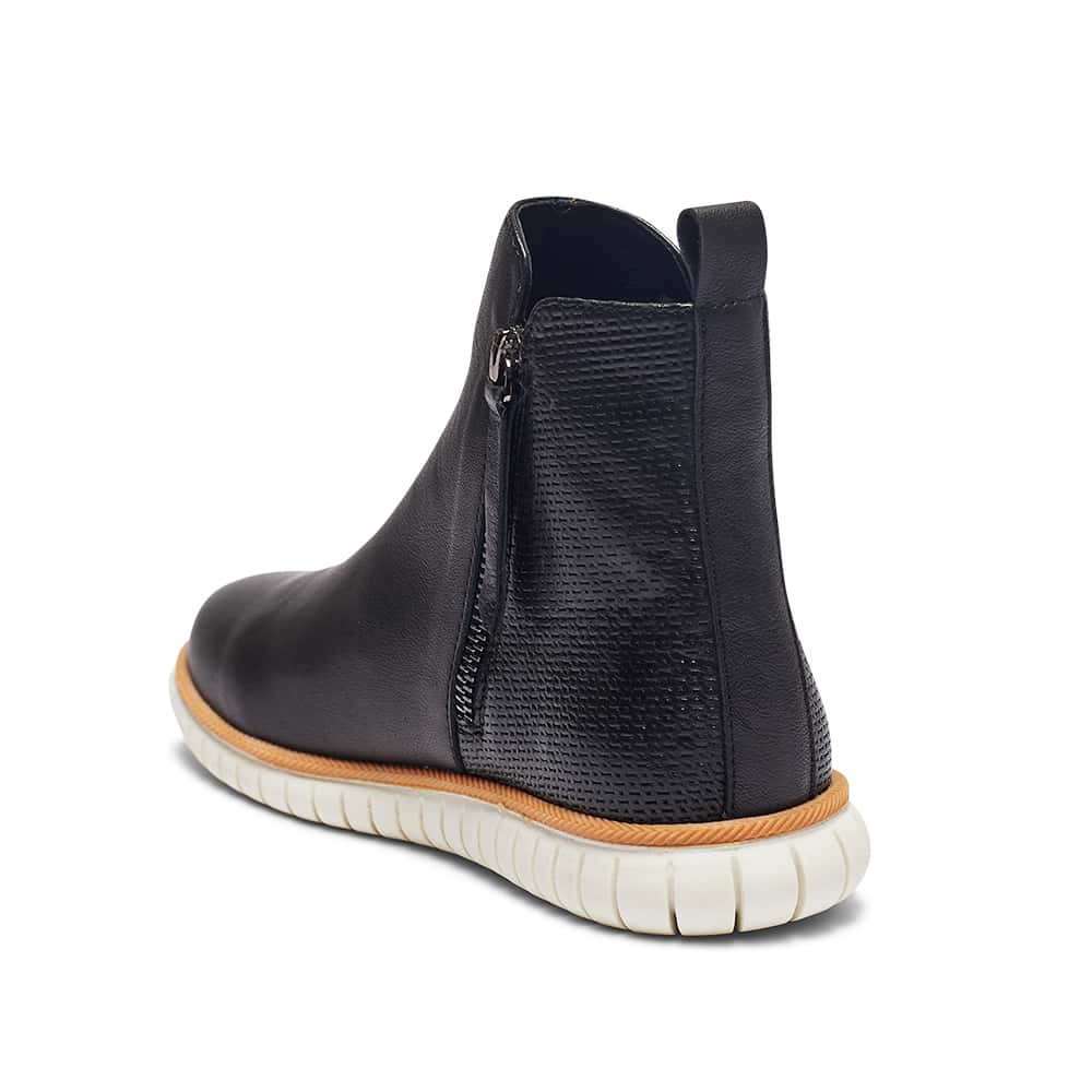 Factor Boot in Black Leather Easy Steps Shoe HQ