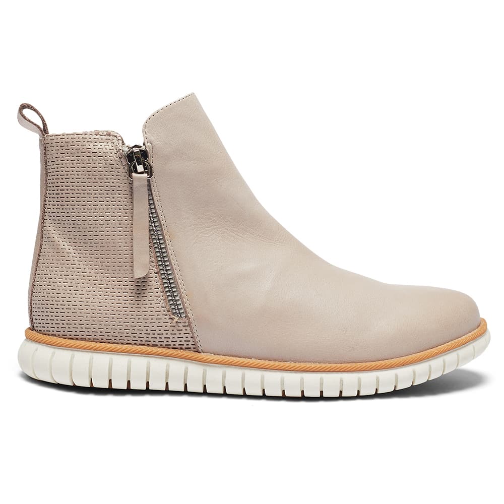 Factor Boot in Light Grey Leather