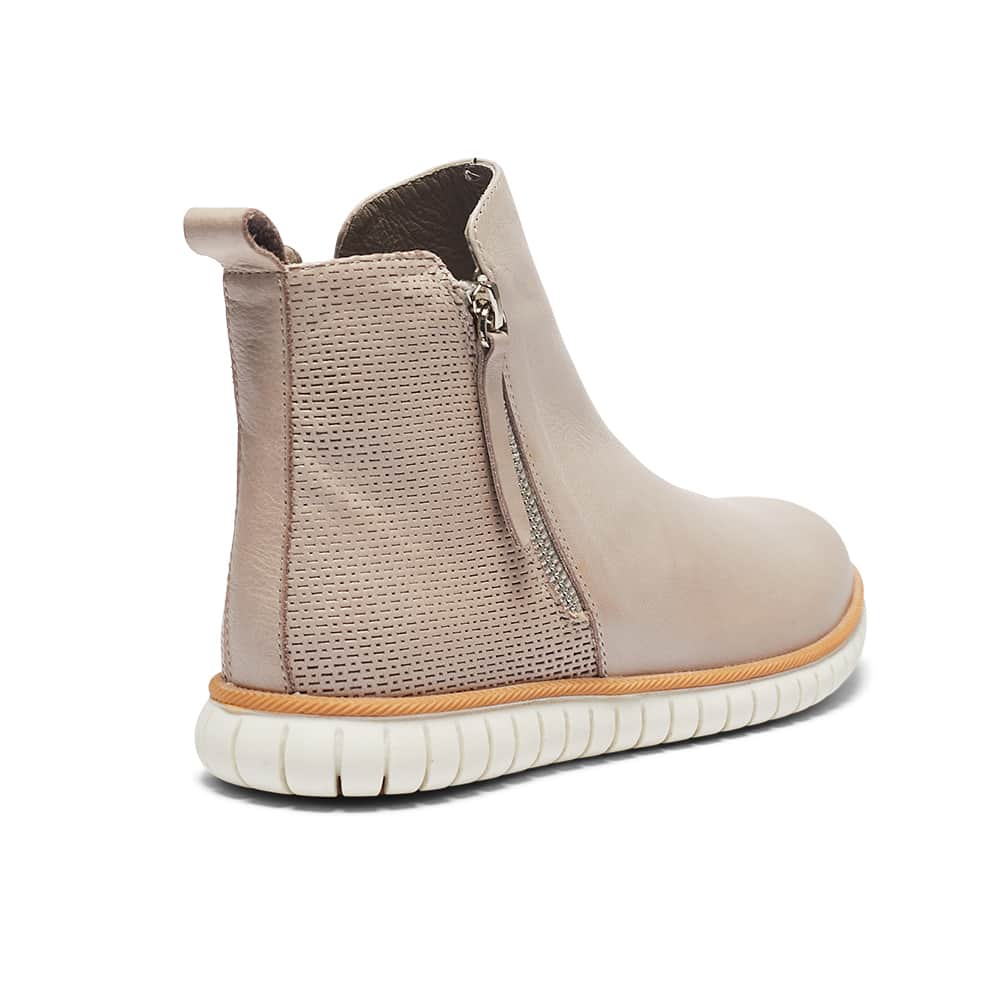 Factor Boot in Light Grey Leather