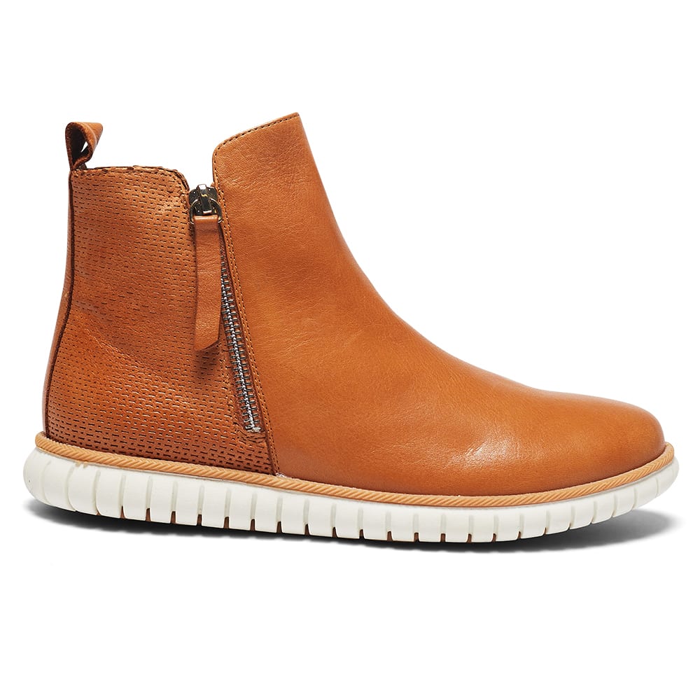 Factor Boot in Tan Leather | Easy Steps | Shoe HQ