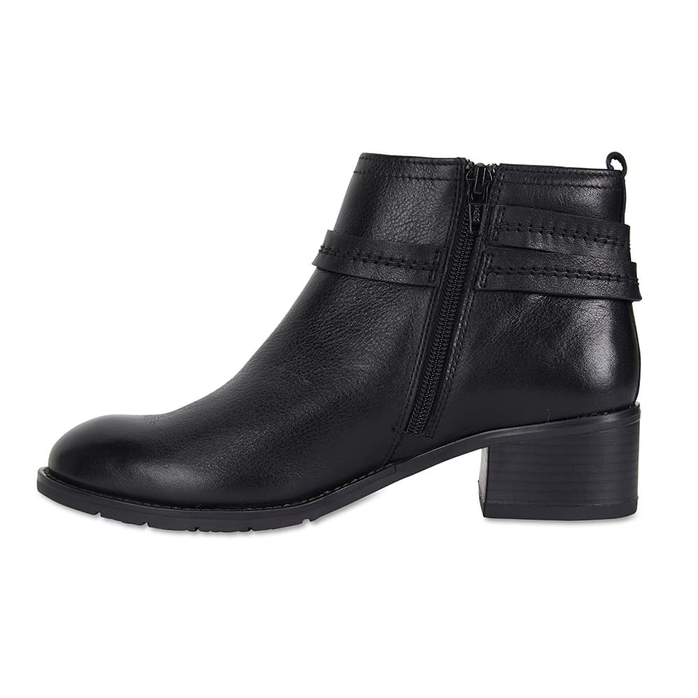 Fitzroy Boot in Black Leather