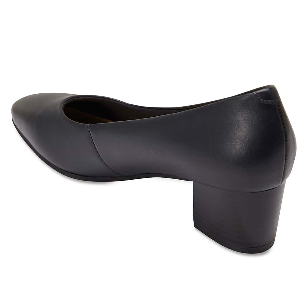 Gamma Heel in Navy Leather