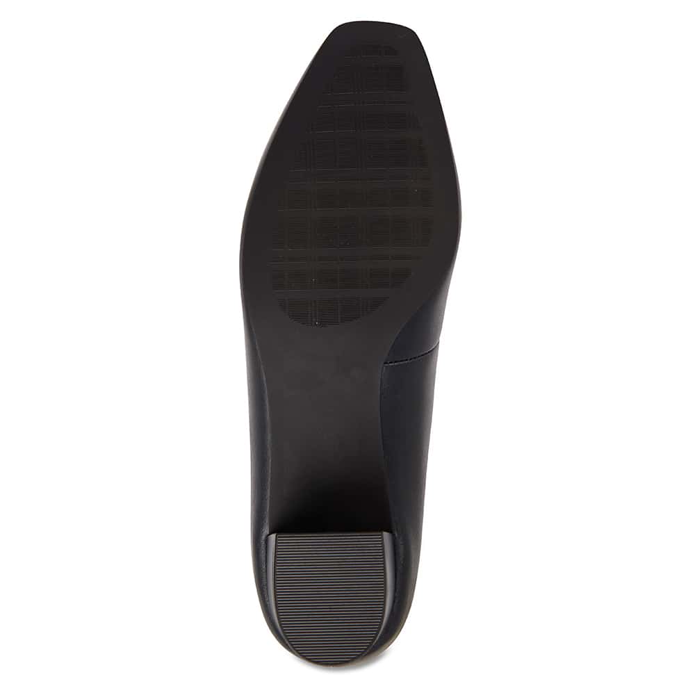 Gamma Heel in Navy Leather