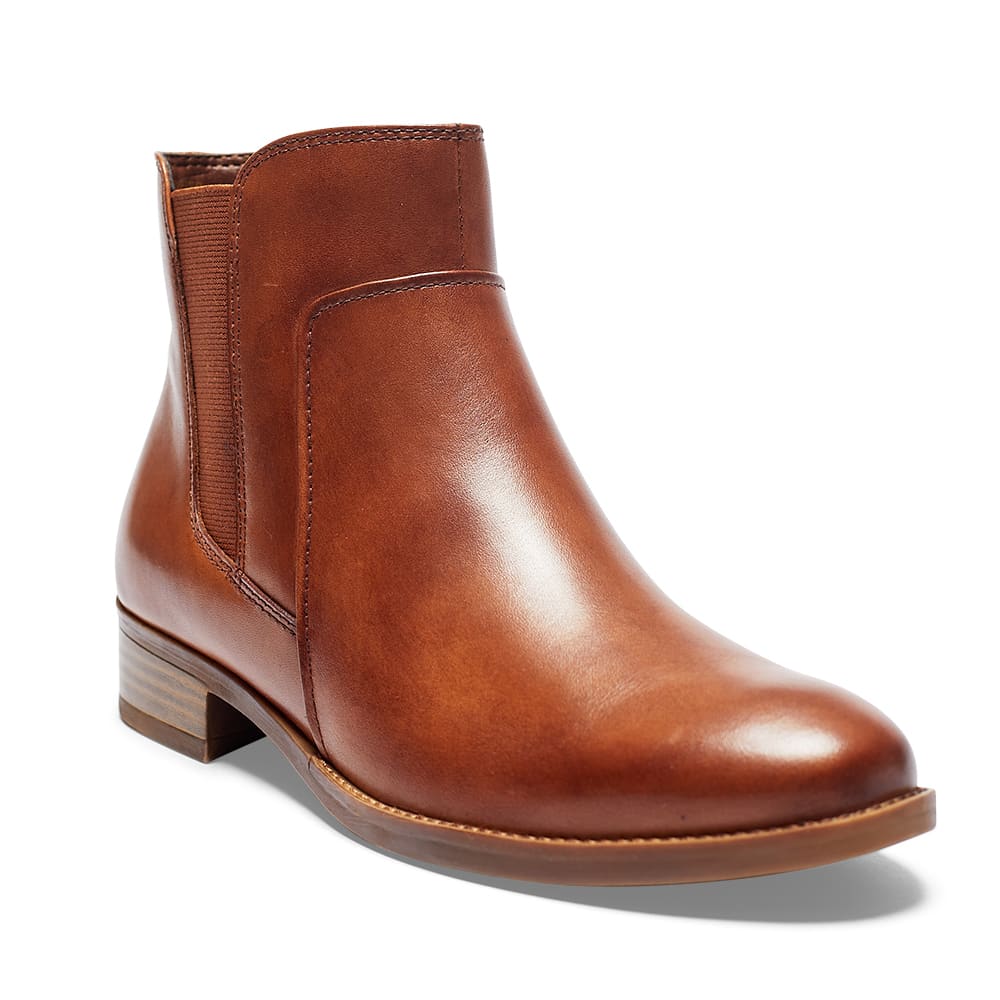 Glasgow Boot in Mid Brown Leather