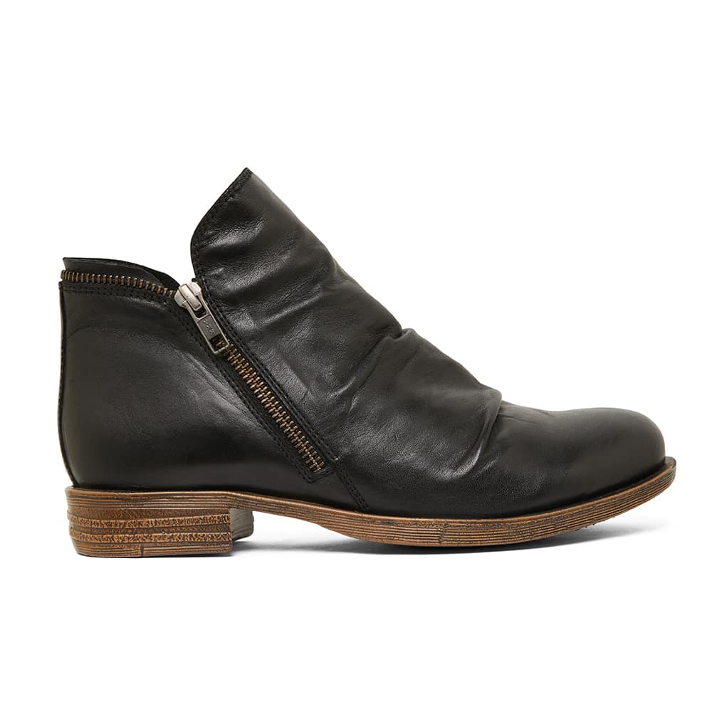 Hotham Boot in Black Leather