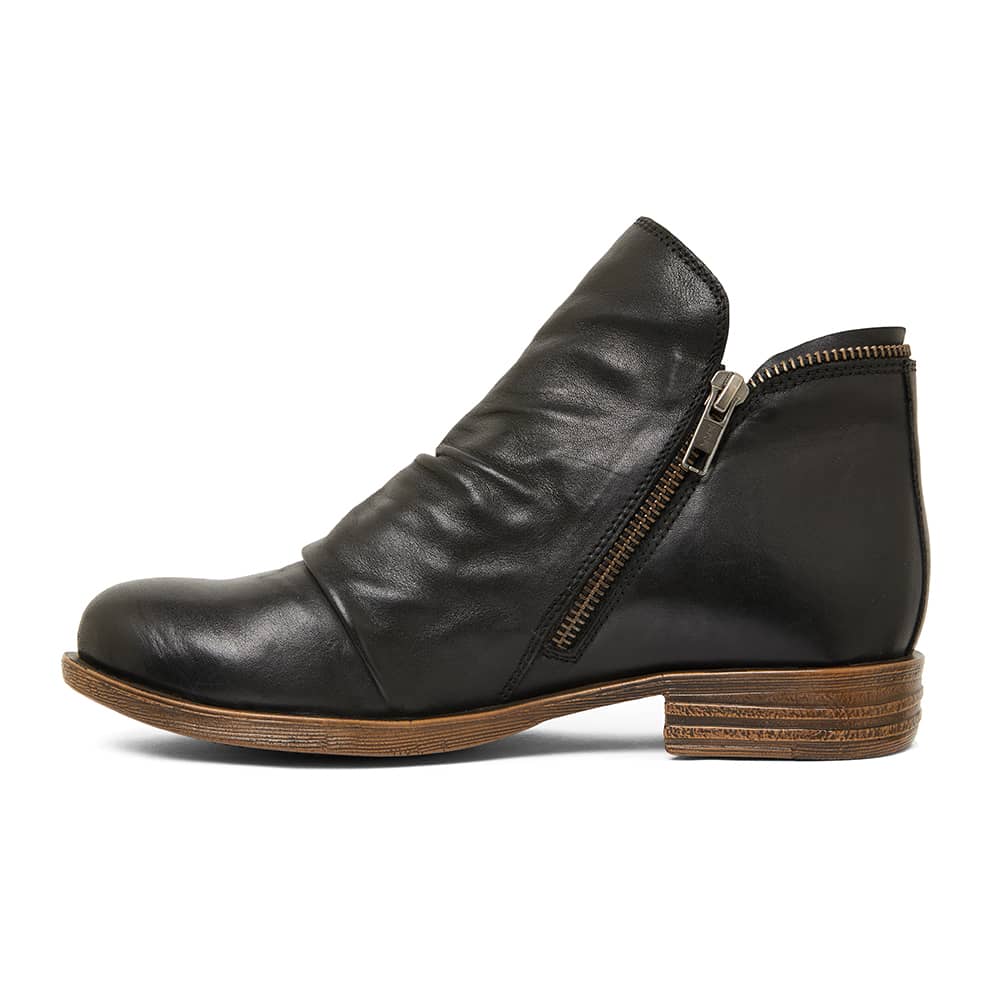 Hotham Boot in Black Leather