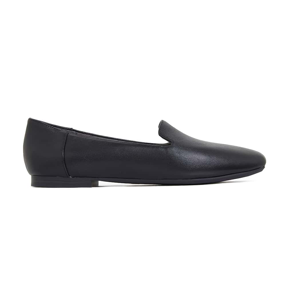 Hugo Flat in Black Leather