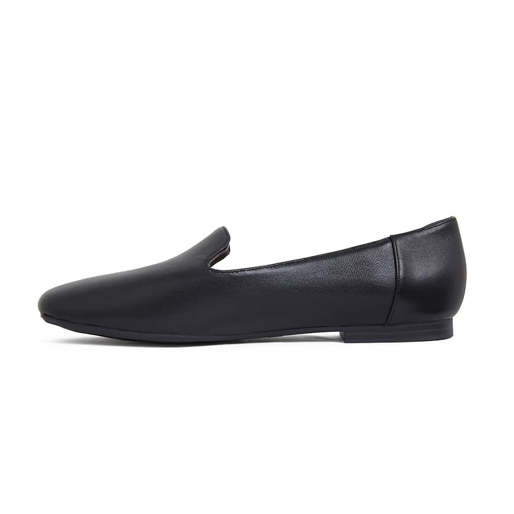 Hugo Flat in Black Leather