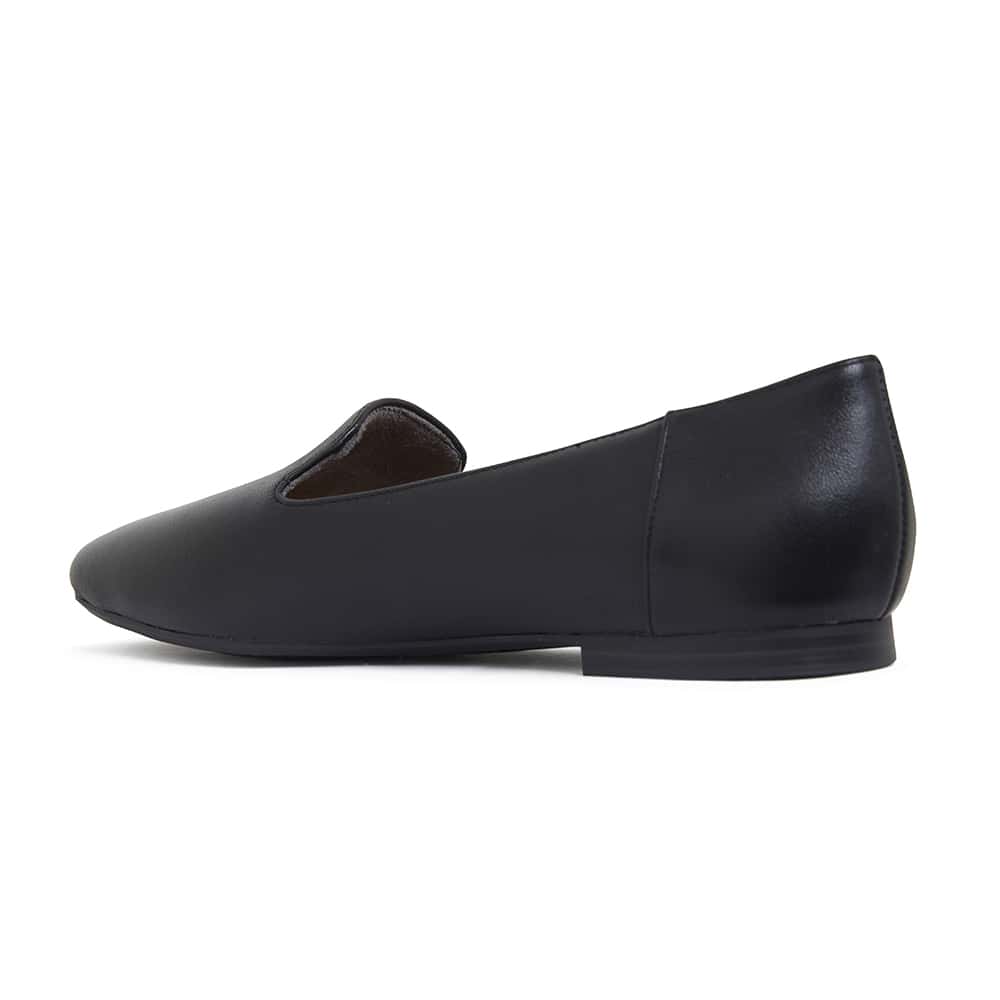 Hugo Flat in Black Leather