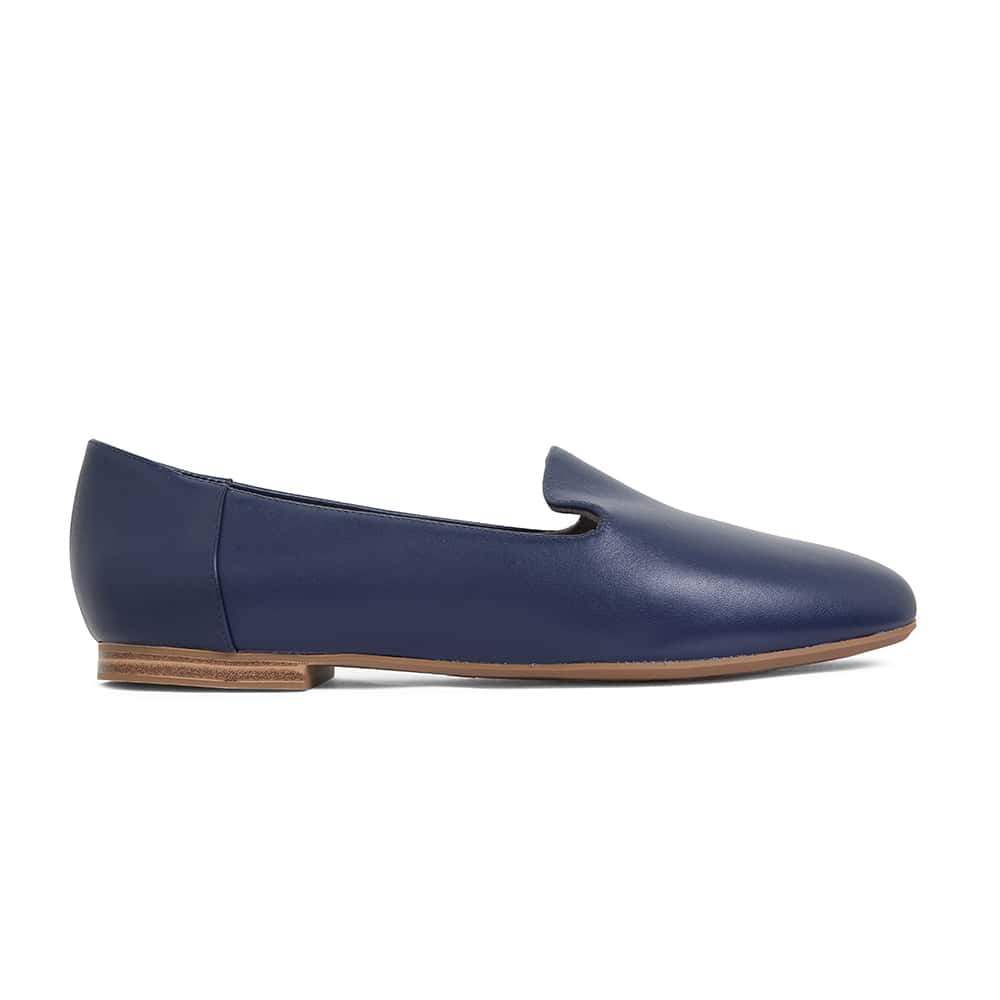 Hugo Flat in Navy Leather