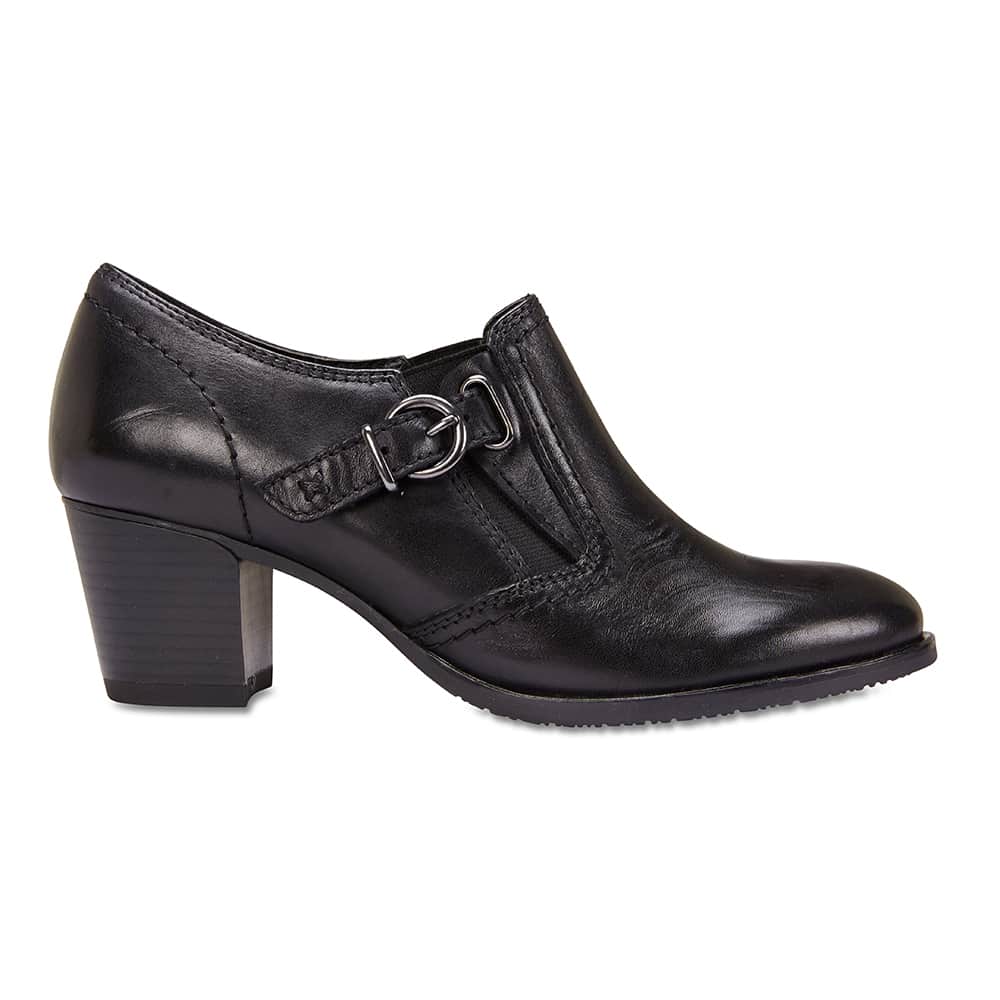 Irene Boot in Black Leather