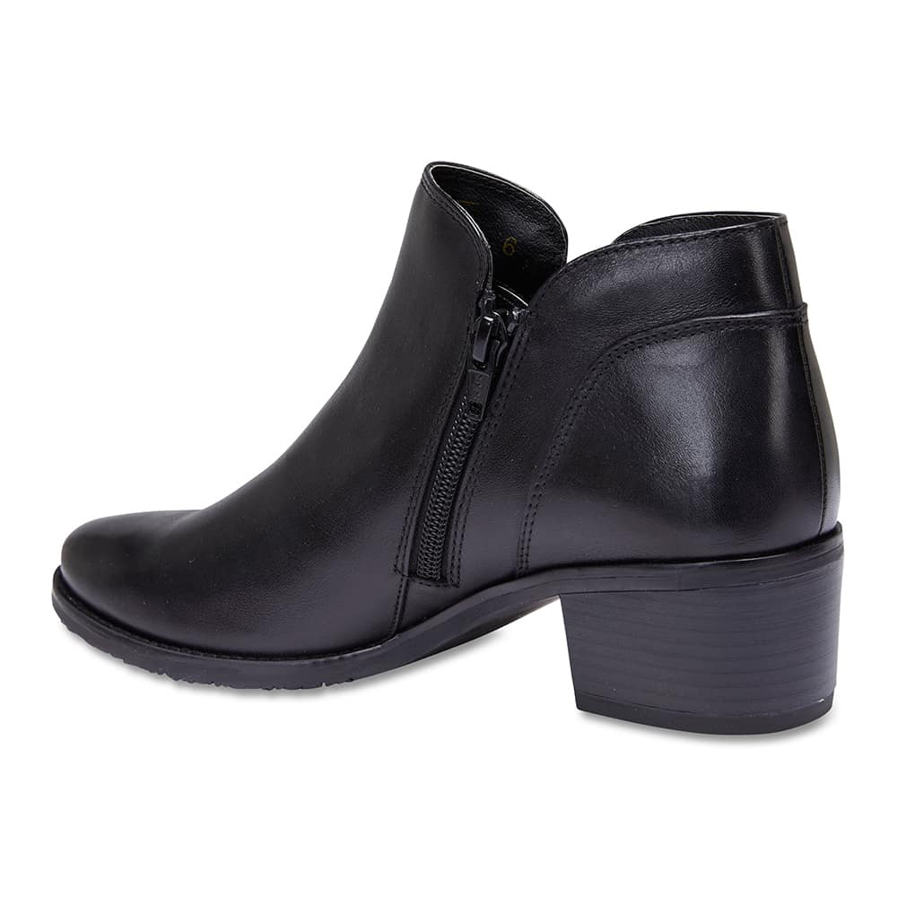 James Boot in Black Leather