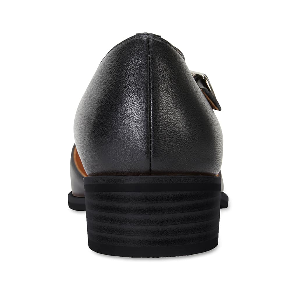 Jesinta Heel in Black Leather